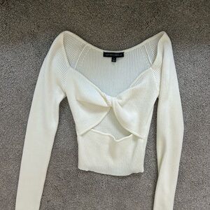 Long sleeve sweater going out top!!